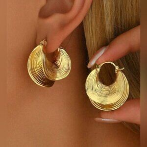 Elegant Gold Hoop Earrings S993